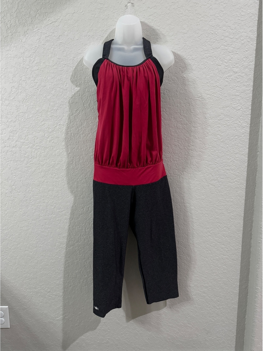 NOYA Yogzi Capri Yoga Onesie Pink Gray Cross Back Jumpsuit Size Spruce USA Made